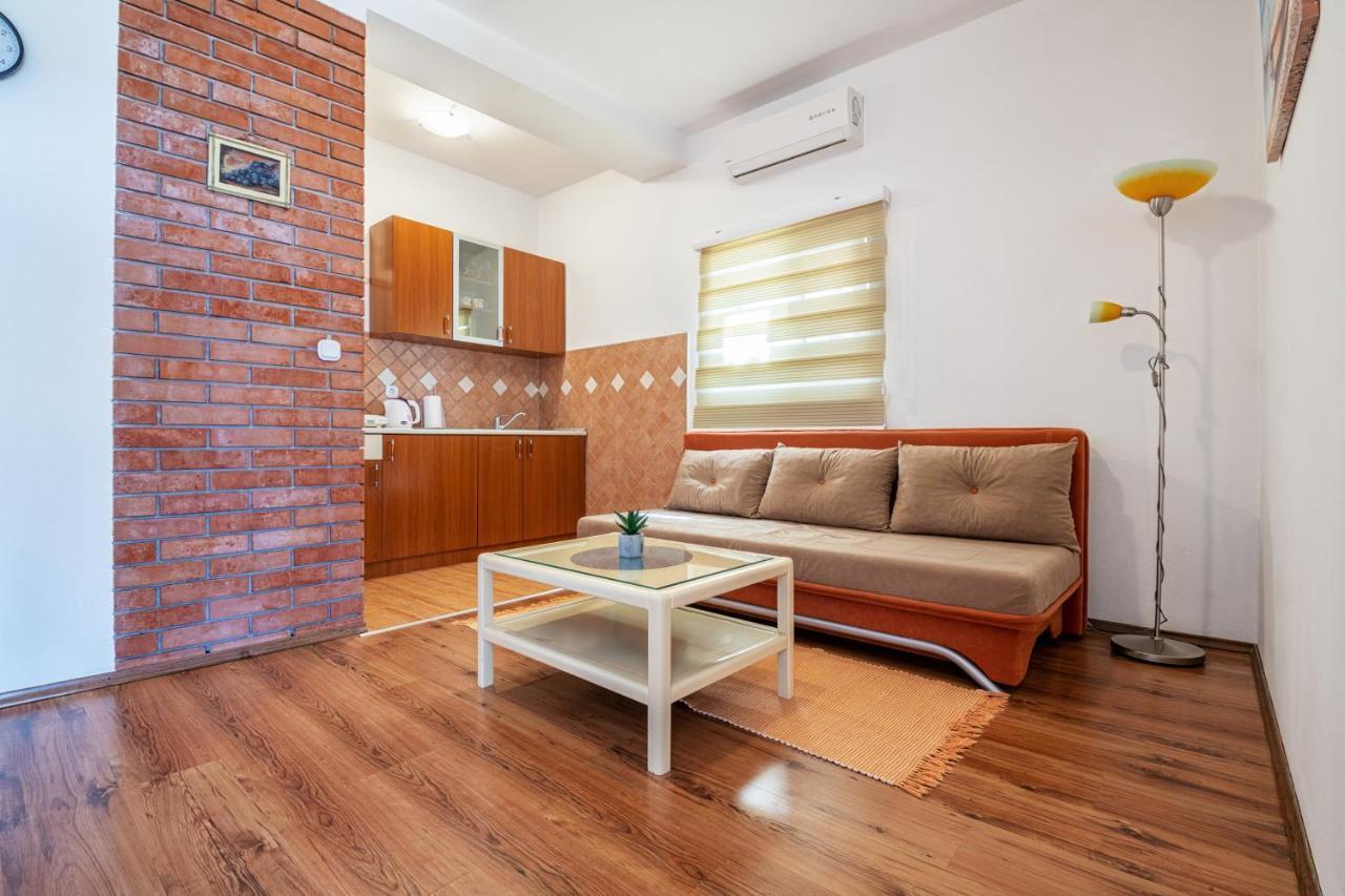 Apartments Leona Neum Exterior photo