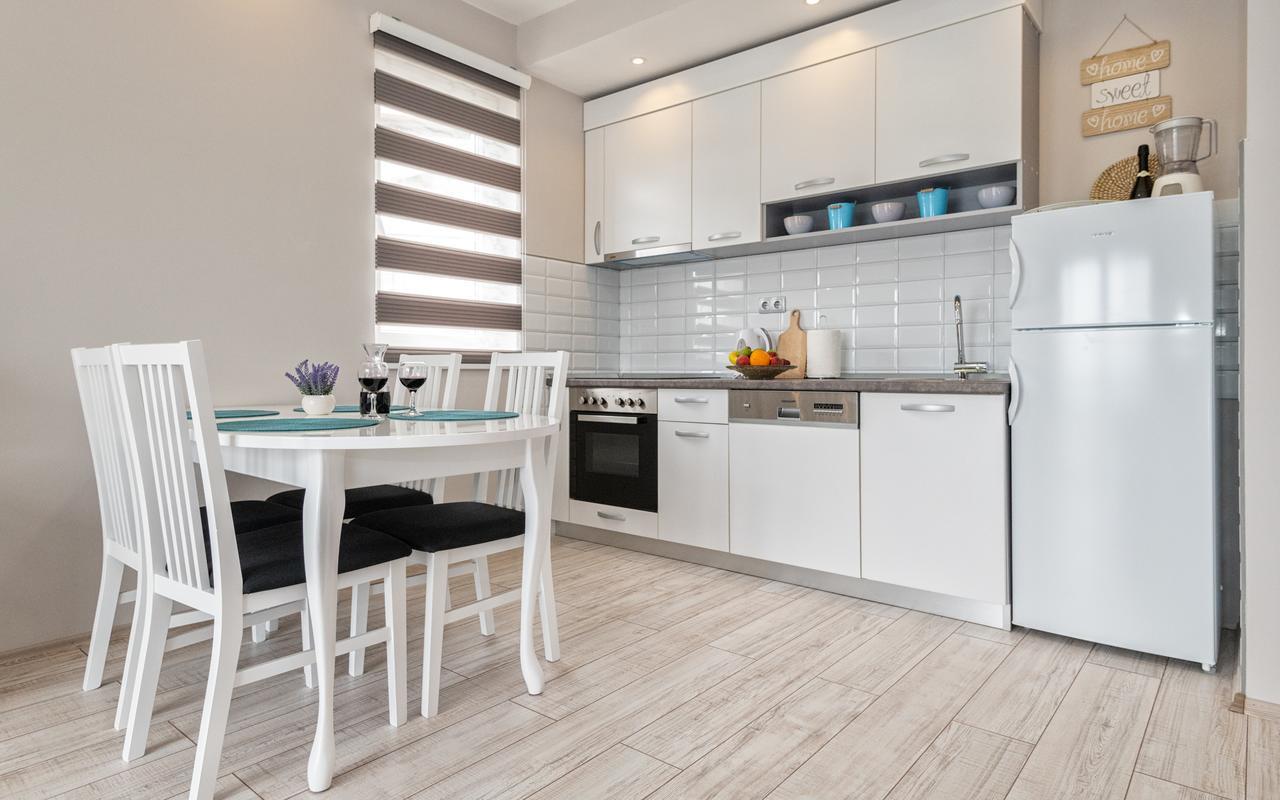 Apartments Leona Neum Exterior photo