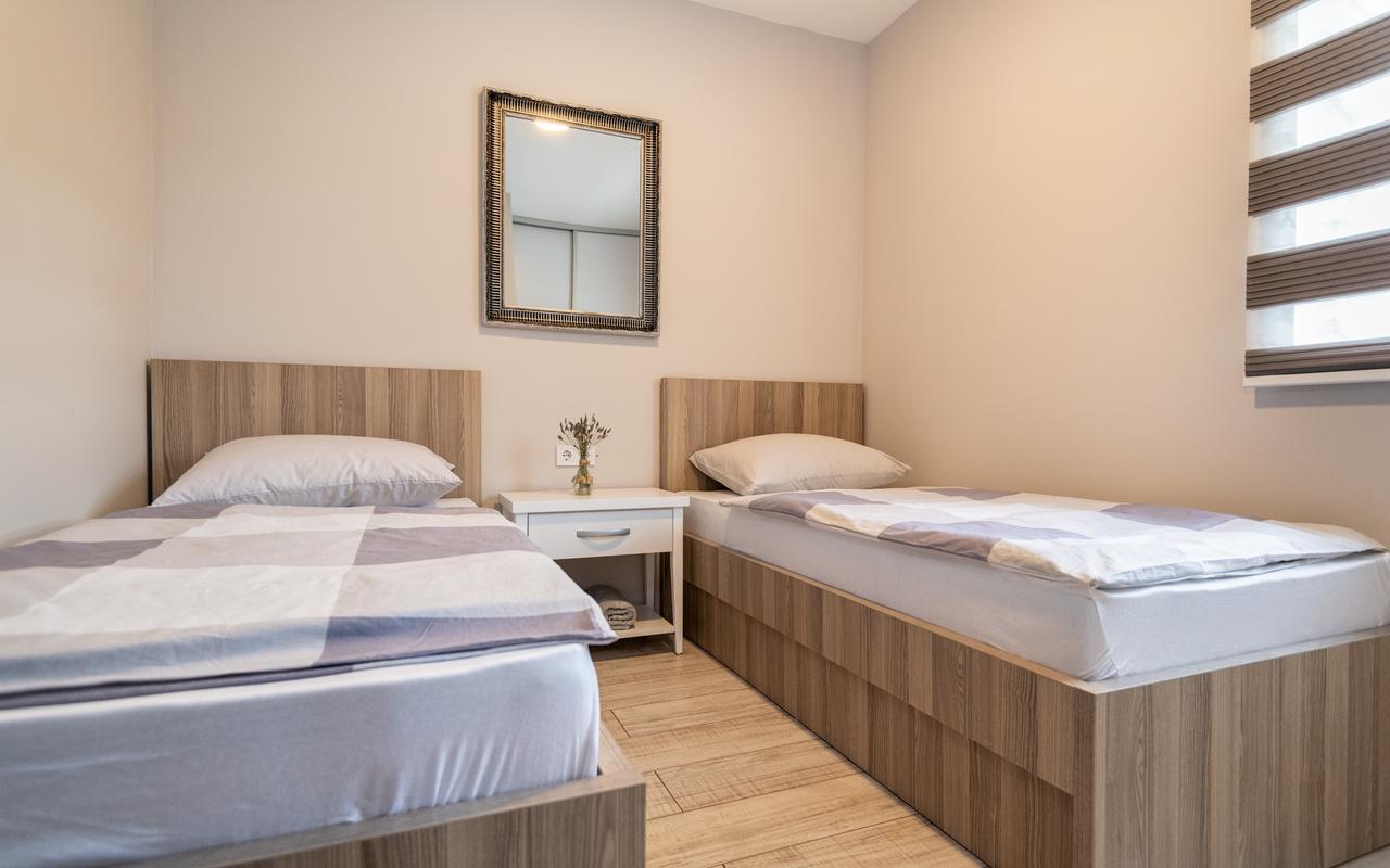 Apartments Leona Neum Exterior photo