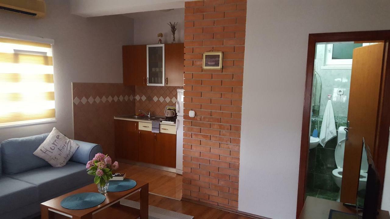 Apartments Leona Neum Exterior photo